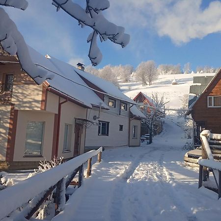 Hotel У Олега Verkhne-Studenyy Zewnętrze zdjęcie