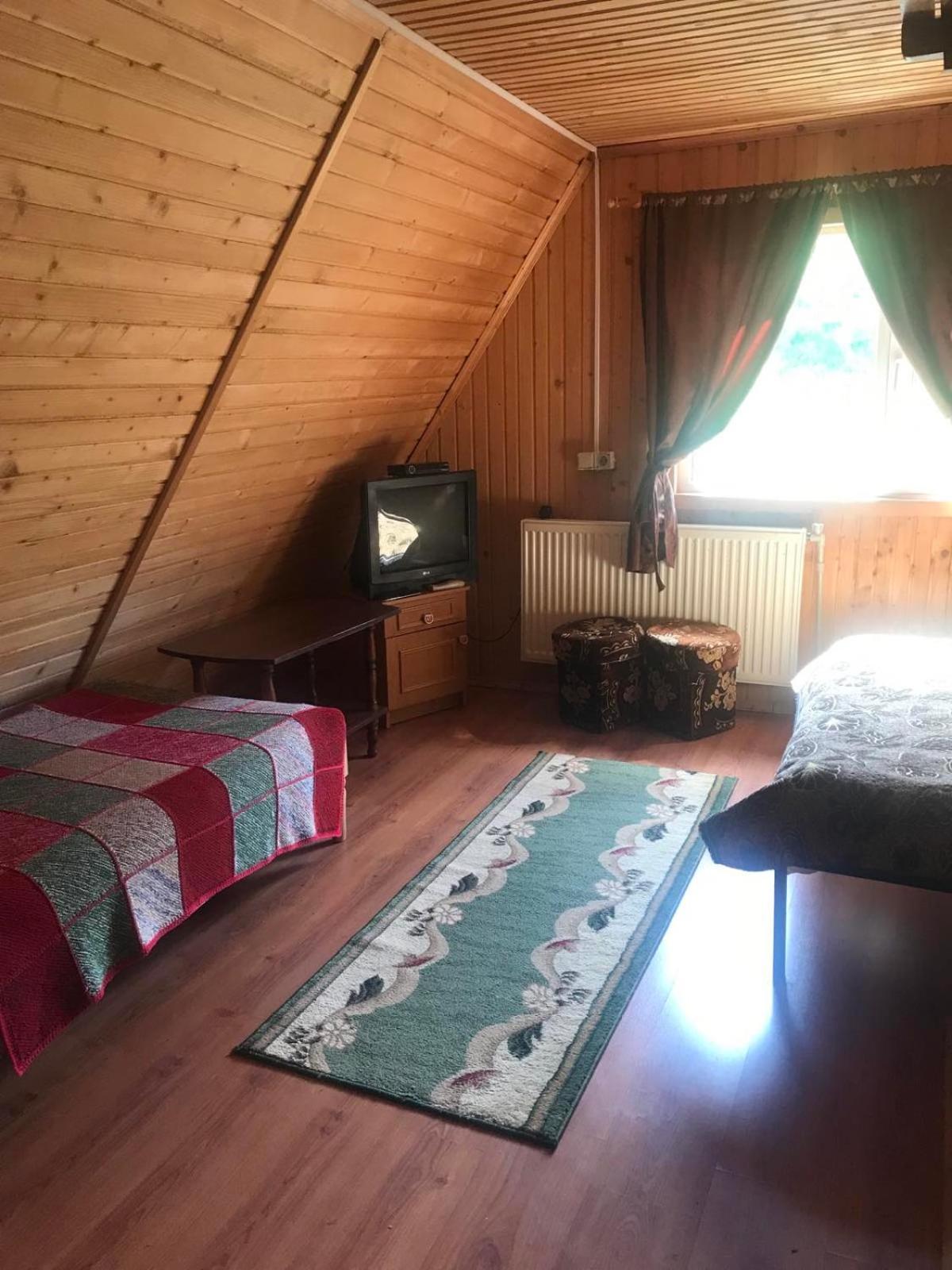 Hotel У Олега Verkhne-Studenyy Zewnętrze zdjęcie