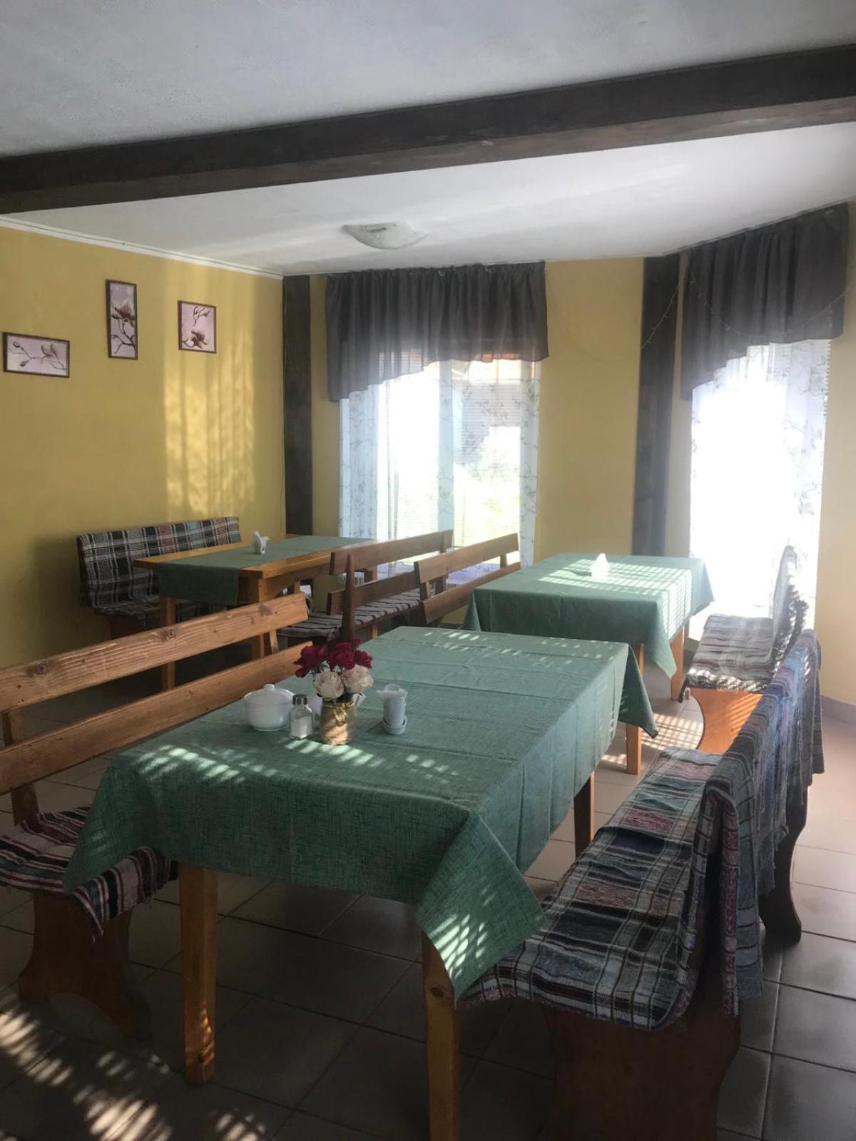Hotel У Олега Verkhne-Studenyy Zewnętrze zdjęcie