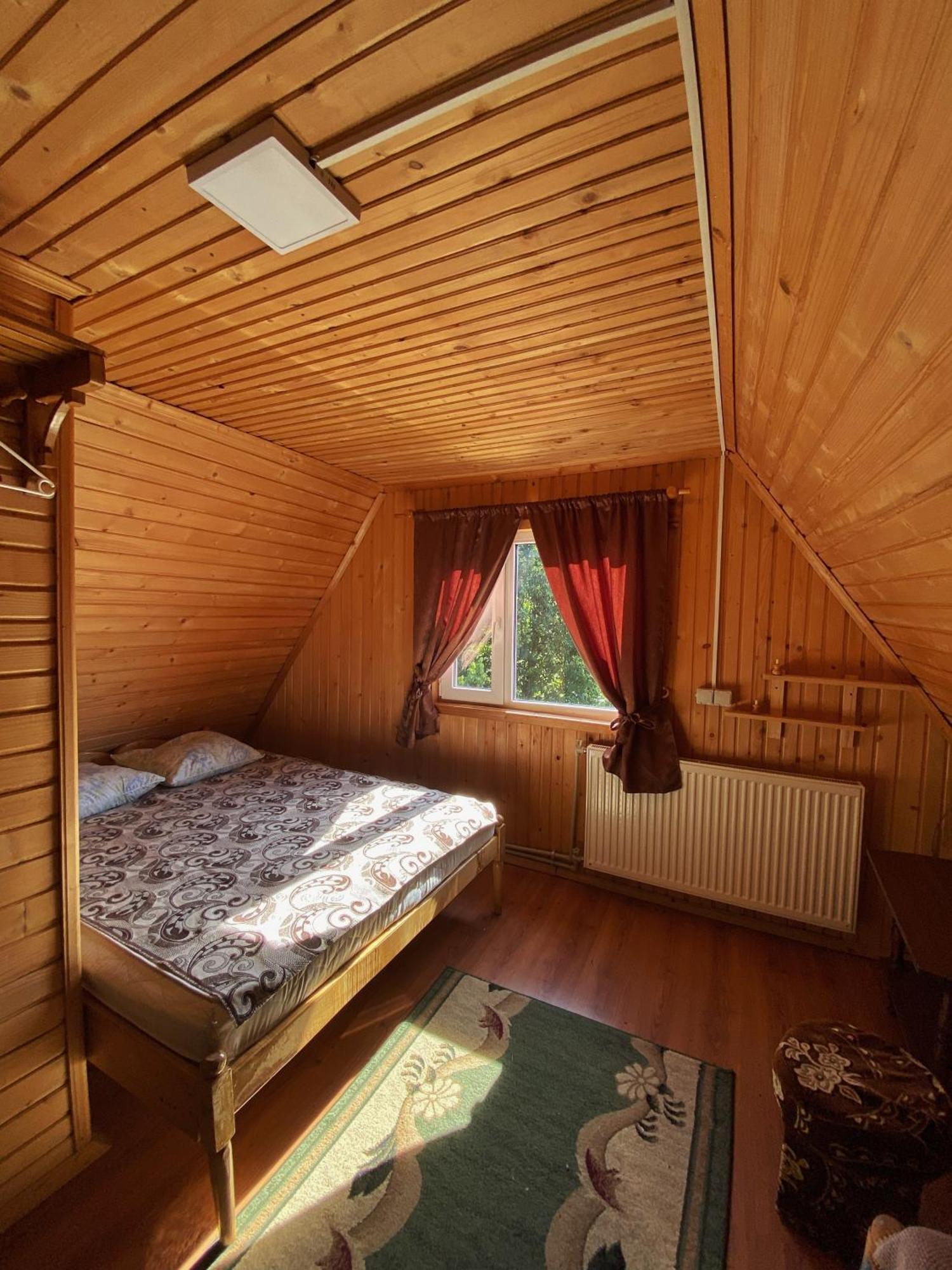 Hotel У Олега Verkhne-Studenyy Zewnętrze zdjęcie